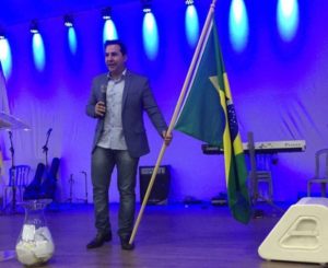 o pastor é pré-candidato ao senado pelo PTC e tem recebido apoio de diversos setores da sociedade. 